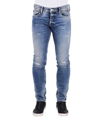 hellblaue enge Jeans mit Destroyed-Effekten von Le Temps des Cerises