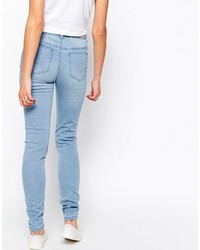 hellblaue enge Jeans mit Destroyed-Effekten von Pieces