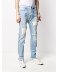 hellblaue enge Jeans mit Destroyed-Effekten von 424