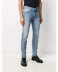 hellblaue enge Jeans mit Destroyed-Effekten von Pt05