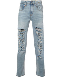 hellblaue enge Jeans mit Destroyed-Effekten von R 13