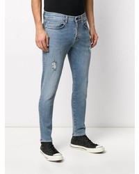 hellblaue enge Jeans mit Destroyed-Effekten von PRPS