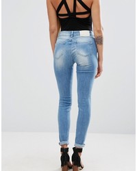 hellblaue enge Jeans mit Destroyed-Effekten von Only