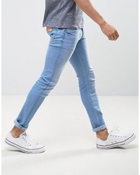 hellblaue enge Jeans von Wrangler