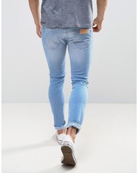 hellblaue enge Jeans von Wrangler