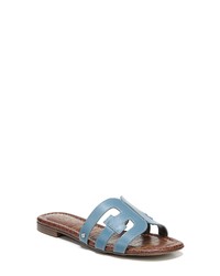 hellblaue flache Sandalen aus Leder