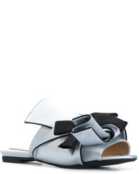 hellblaue flache Sandalen aus Satin von No.21