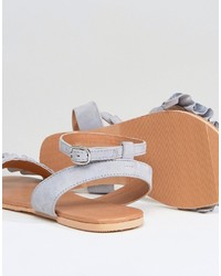 hellblaue flache Sandalen von Miss Selfridge