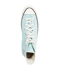 hellblaue hohe Sneakers aus Segeltuch von Converse