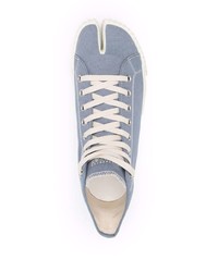 hellblaue hohe Sneakers aus Segeltuch von Maison Margiela