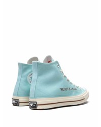 hellblaue hohe Sneakers aus Segeltuch von Converse