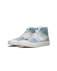 hellblaue hohe Sneakers aus Wildleder von Nike