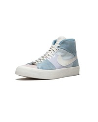 hellblaue hohe Sneakers aus Wildleder von Nike