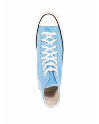 hellblaue hohe Sneakers von Converse