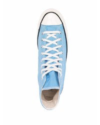 hellblaue hohe Sneakers von Converse