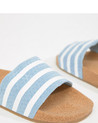 hellblaue horizontal gestreifte flache Sandalen aus Leder von adidas Originals