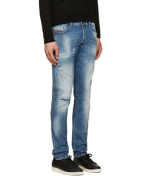 hellblaue Jeans mit Destroyed-Effekten von Diesel