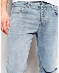 hellblaue Jeans mit Destroyed-Effekten von Asos