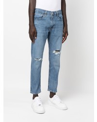 hellblaue Jeans mit Destroyed-Effekten von Levi's