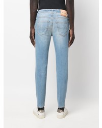 hellblaue Jeans mit Destroyed-Effekten von Jacob Cohen