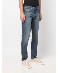 hellblaue Jeans mit Destroyed-Effekten von BOSS