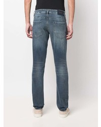 hellblaue Jeans mit Destroyed-Effekten von BOSS