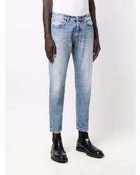 hellblaue Jeans mit Destroyed-Effekten von Eleventy