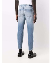 hellblaue Jeans mit Destroyed-Effekten von Eleventy