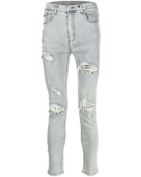 hellblaue Jeans mit Destroyed-Effekten von Musium Div.