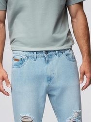 hellblaue Jeans mit Destroyed-Effekten von OMBRE