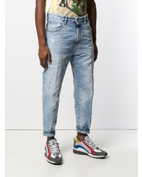 hellblaue Jeans mit Destroyed-Effekten von DSQUARED2