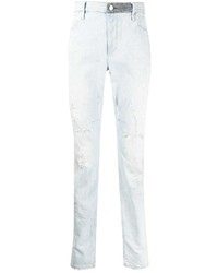 hellblaue Jeans mit Destroyed-Effekten von RtA