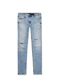 hellblaue Jeans mit Destroyed-Effekten von RtA