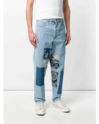 hellblaue Jeans mit Flicken von Natural Selection