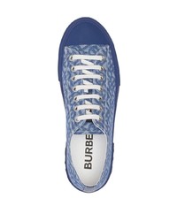 hellblaue Jeans niedrige Sneakers von Burberry