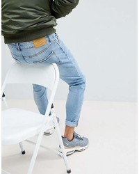 hellblaue Jeans von Bershka