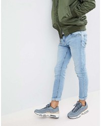 hellblaue Jeans von Bershka