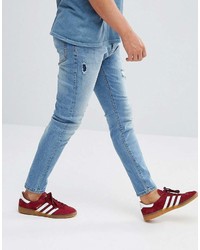 hellblaue Jeans