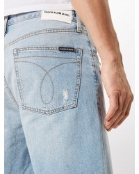 hellblaue Jeansshorts mit Destroyed-Effekten von Calvin Klein