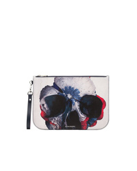 hellblaue Leder Clutch Handtasche mit Blumenmuster von Alexander McQueen