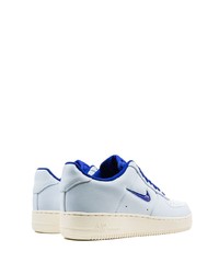 hellblaue Leder niedrige Sneakers von Nike