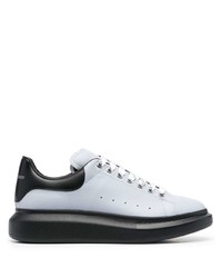 hellblaue Leder niedrige Sneakers von Alexander McQueen