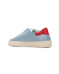 hellblaue Leder niedrige Sneakers von Axel Arigato