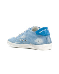 hellblaue Leder niedrige Sneakers von Leather Crown