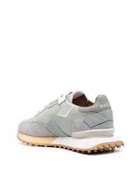 hellblaue Leder niedrige Sneakers von Ghoud