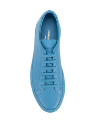 hellblaue Leder niedrige Sneakers von Common Projects