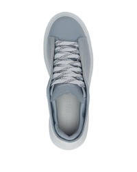 hellblaue Leder niedrige Sneakers von Alexander McQueen