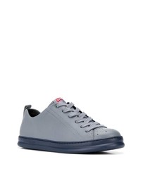 hellblaue Leder niedrige Sneakers von Camper