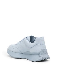 hellblaue Leder Sportschuhe von Alexander McQueen