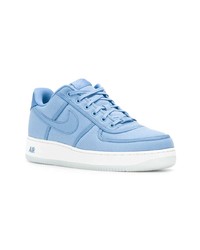 hellblaue niedrige Sneakers von Nike